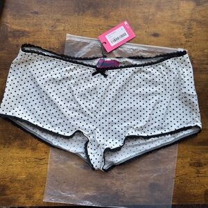 NWT Edikted Black and White Polka Dot Shorts